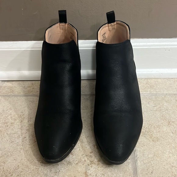 Journey Collection Ankle Boots in Black - Picture 1 of 7